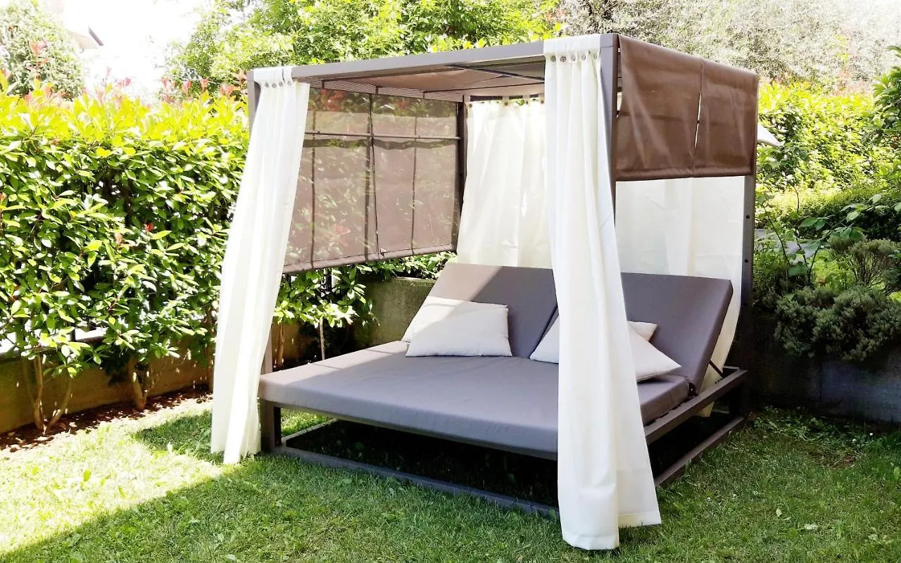 Paradiso Lux location